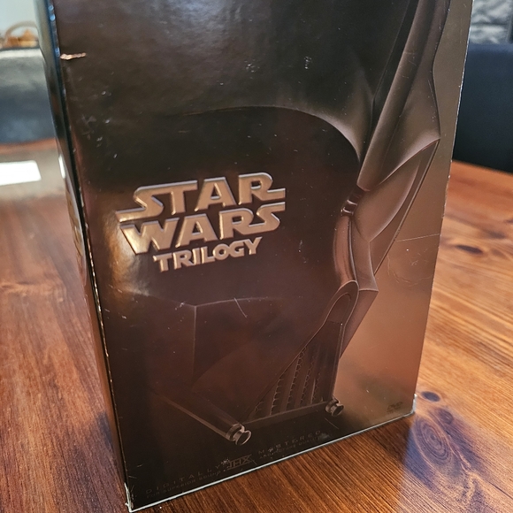 Star Wars Trilogy box set. Very good condition. 4 dvds - Picture 3 of 8